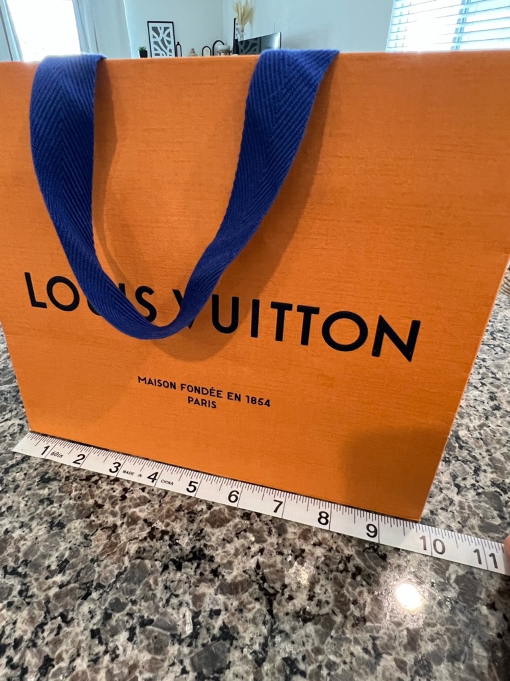 Lot of Louis Vuitton Paper Gift Bags, Boxes and Cards - Picture 2 of 16